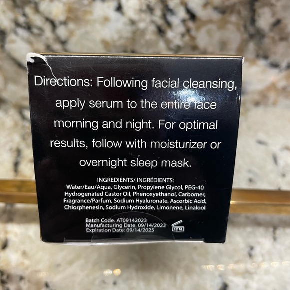 Ellen Tracy Brightening Face Serum Infused with Vitamin C. - Picture 5 of 5